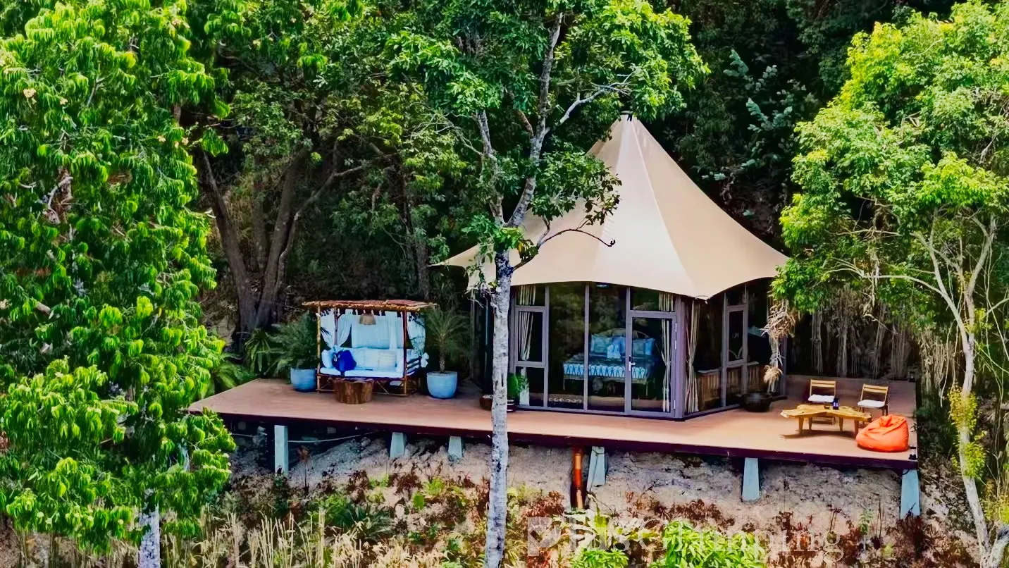 Luxury Lodge Tent in the Jungle