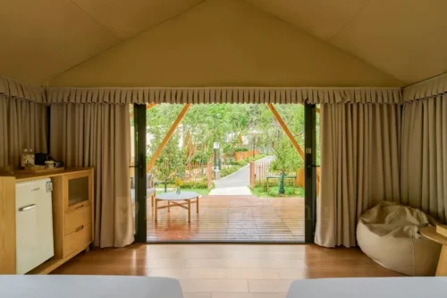 Safari Tent with Glass Wall Door