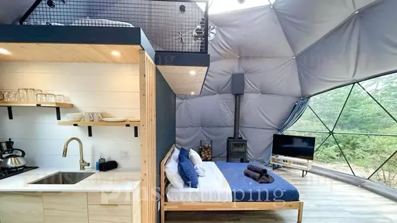 Kitchenette, Sleeping Loft & Bed