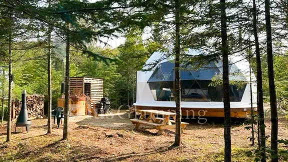 8m Glamping Dome in Woods