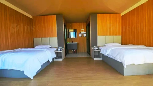 Interior of the Lodge Tent H23 - Two-bed
