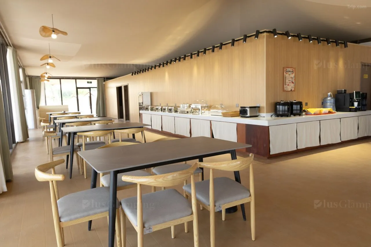 Luxury Lodge Tent Resort Buffet